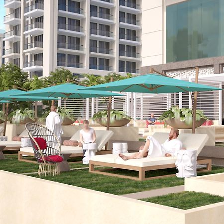 Hilton Dubai Palm Jumeirah Екстер'єр фото The pool at the Wynn